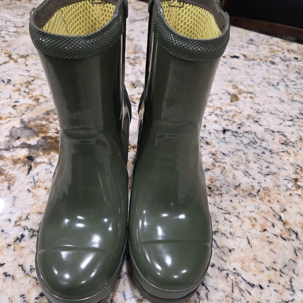 NWT Sorel Joan Rain Chelsea Ankle Bootie Rubber Wedge Boots Size 6 - Picture 2 of 9